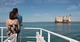Tour de Fort Boyard commenté - Compagnie Interîles Tour de Fort Boyard commenté - Compagnie Interîles