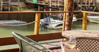 Les Pieds dans l'Eau Les Pieds dans l'Eau
