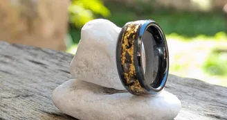 Exposition de sculptures et bijoux en bois - Sébastien Joli