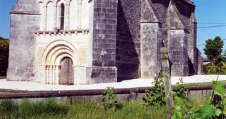 Eglise de Cierzac Vignoble du Cognac Haute-Saintonge vallee du Ne Moulin Enrage