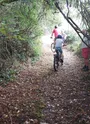 Vététistes sur le circuit au bois de la Sablière à Jonzac